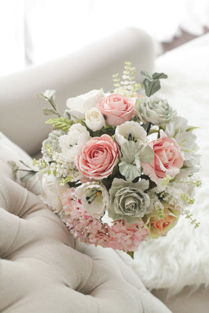 Cactus sliver bridal bouquet || pastel theme.