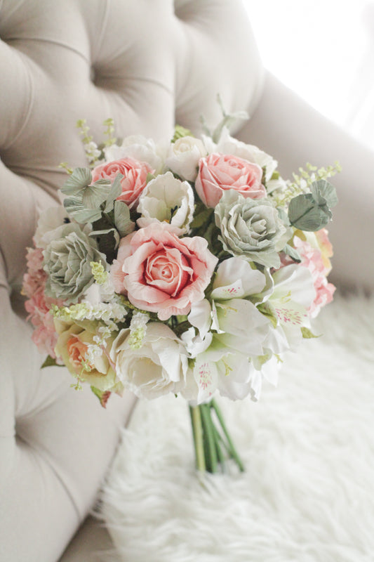Cactus sliver bridal bouquet || pastel theme.